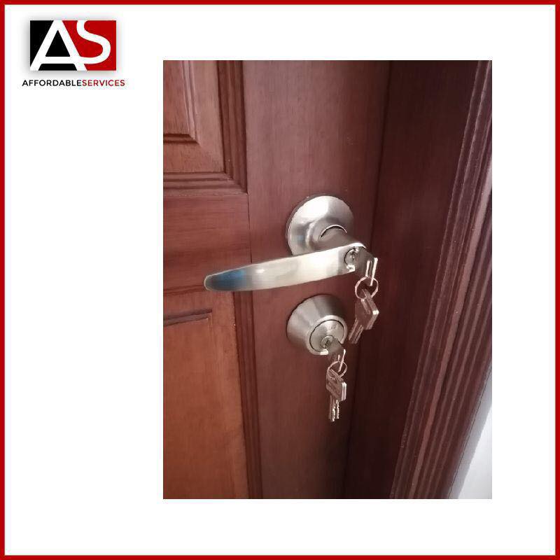 Lock Handle & Round Lock Installation At Balmoral Road